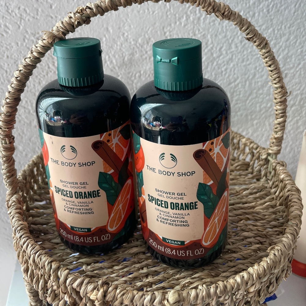 2x The Body Shop Spiced Orange Body wash Shower Gel 250ml 8.4 Fl Oz each New